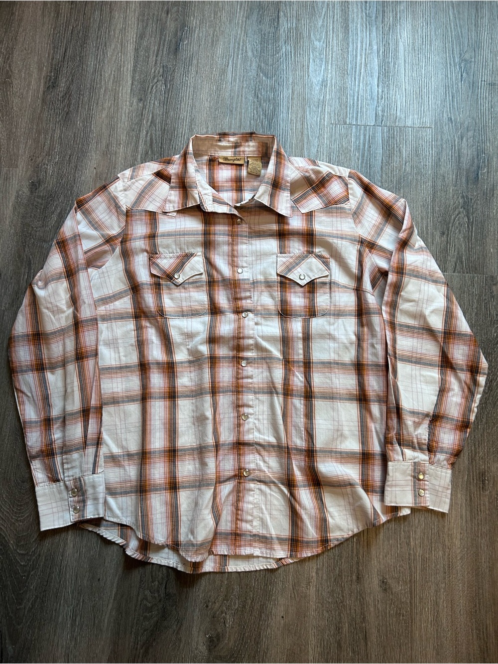 Wrangler Women's Long sleeve Western Shirt Orange Sz Large Pearl Snap Cowgirl